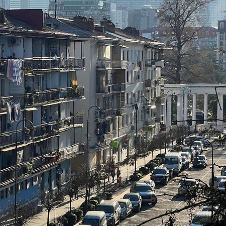 Апартаменты От Зуры Μπατούμι Εξωτερικό φωτογραφία